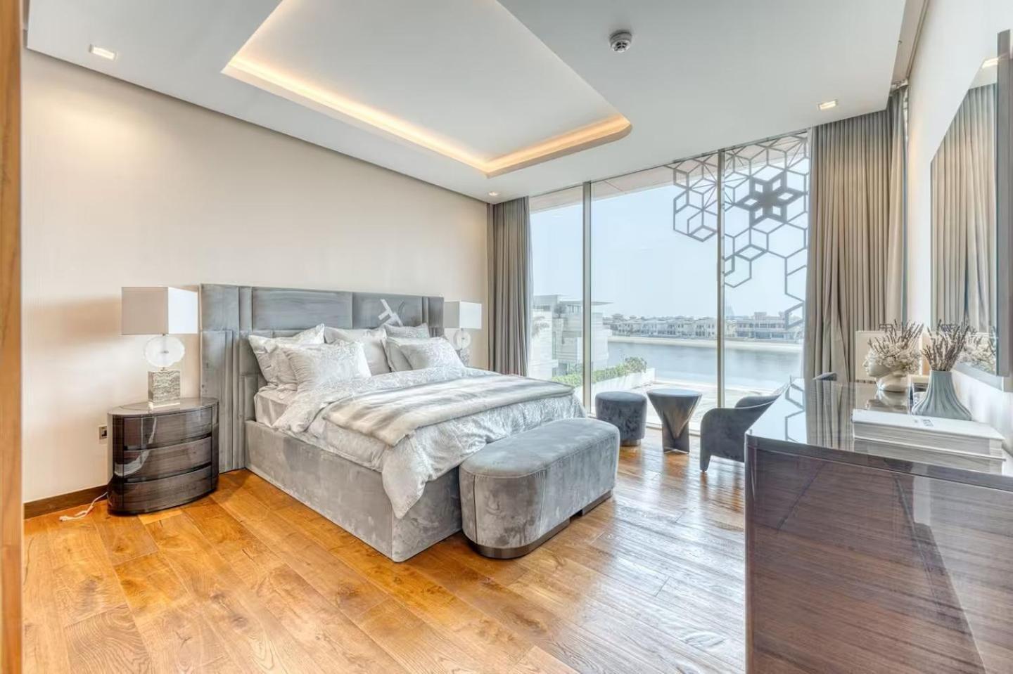 World Class Luxurious 6 Bdr In Palm Jumeriah Villa Dubai