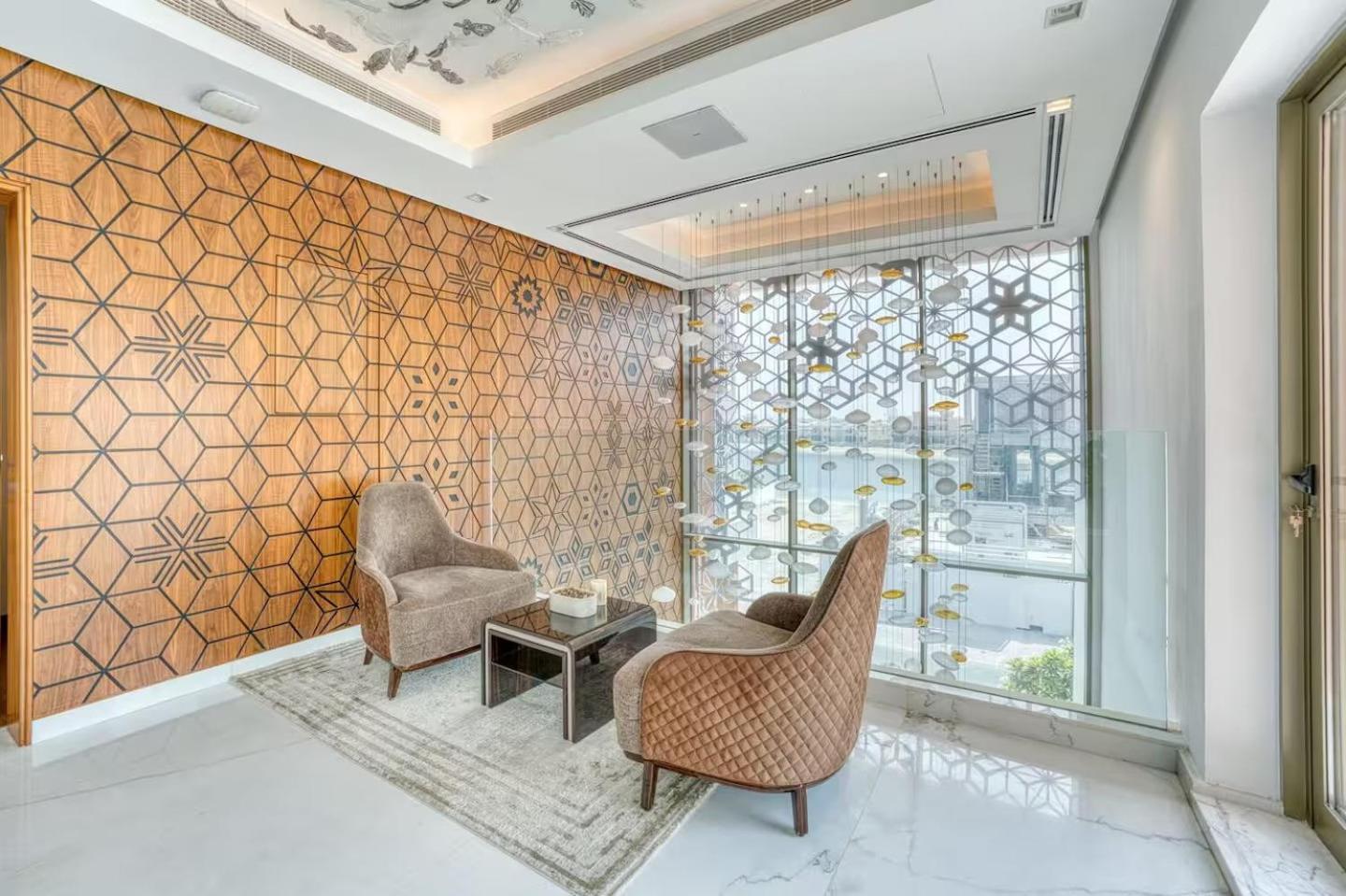 World Class Luxurious 6 Bdr In Palm Jumeriah Villa *