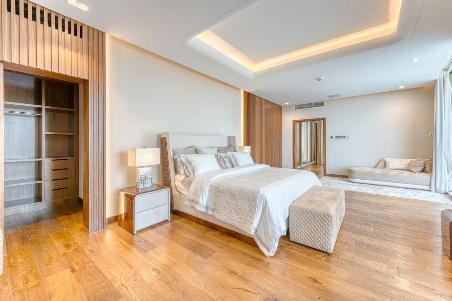 World Class Luxurious 6 Bdr In Palm Jumeriah Villa Dubai