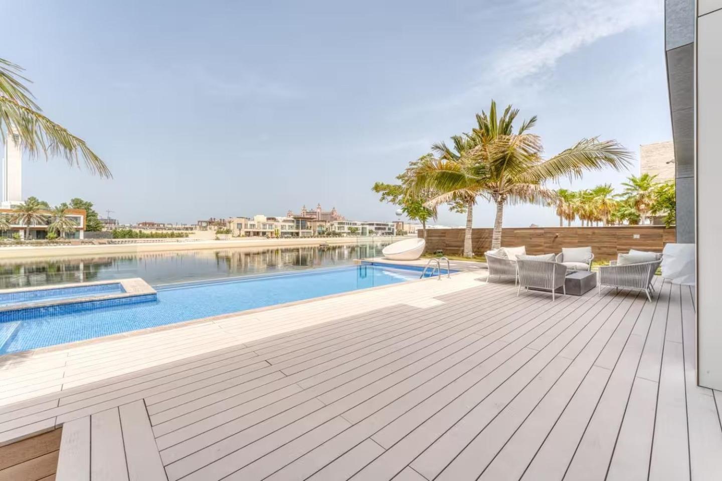 World Class Luxurious 6 Bdr In Palm Jumeriah Villa