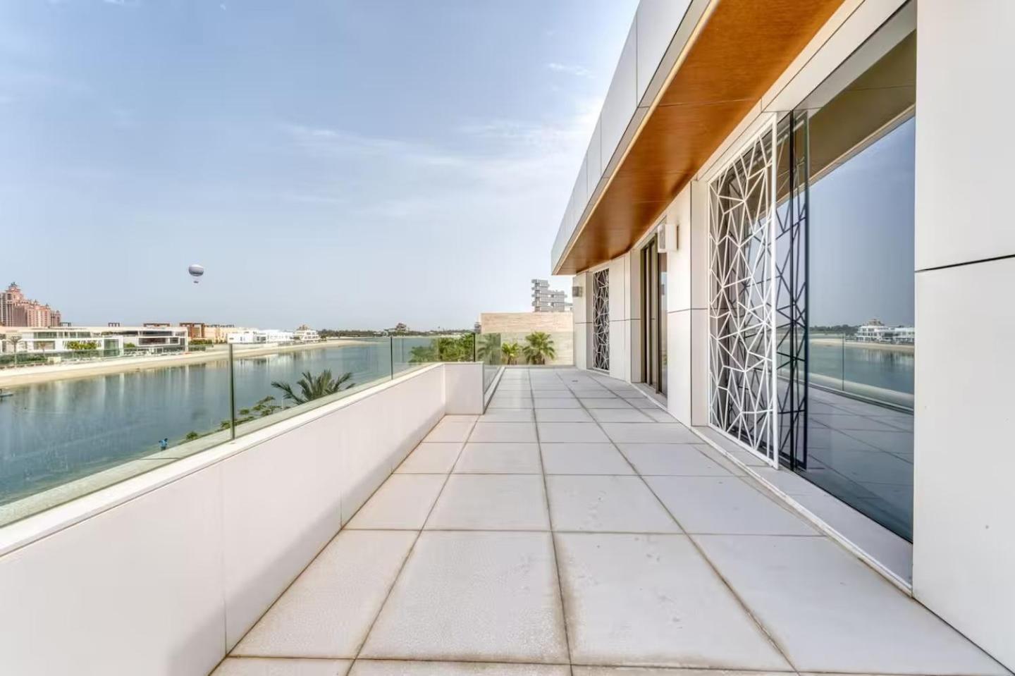World Class Luxurious 6 Bdr In Palm Jumeriah *