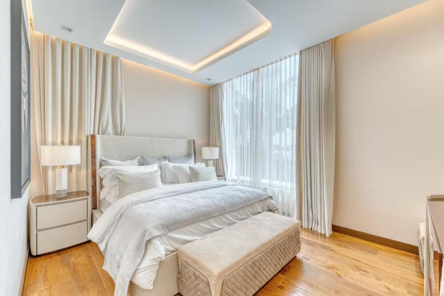 World Class Luxurious 6 Bdr In Palm Jumeriah * Dubai